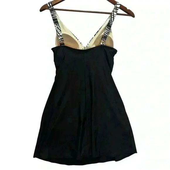 Beachscene Collection Black And White Swim Dress One Piece Swimsuit Women’s 10 - Picture 5 of 11